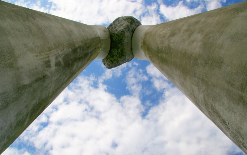 Statue, Vessy Switzerland.jpg - Statue